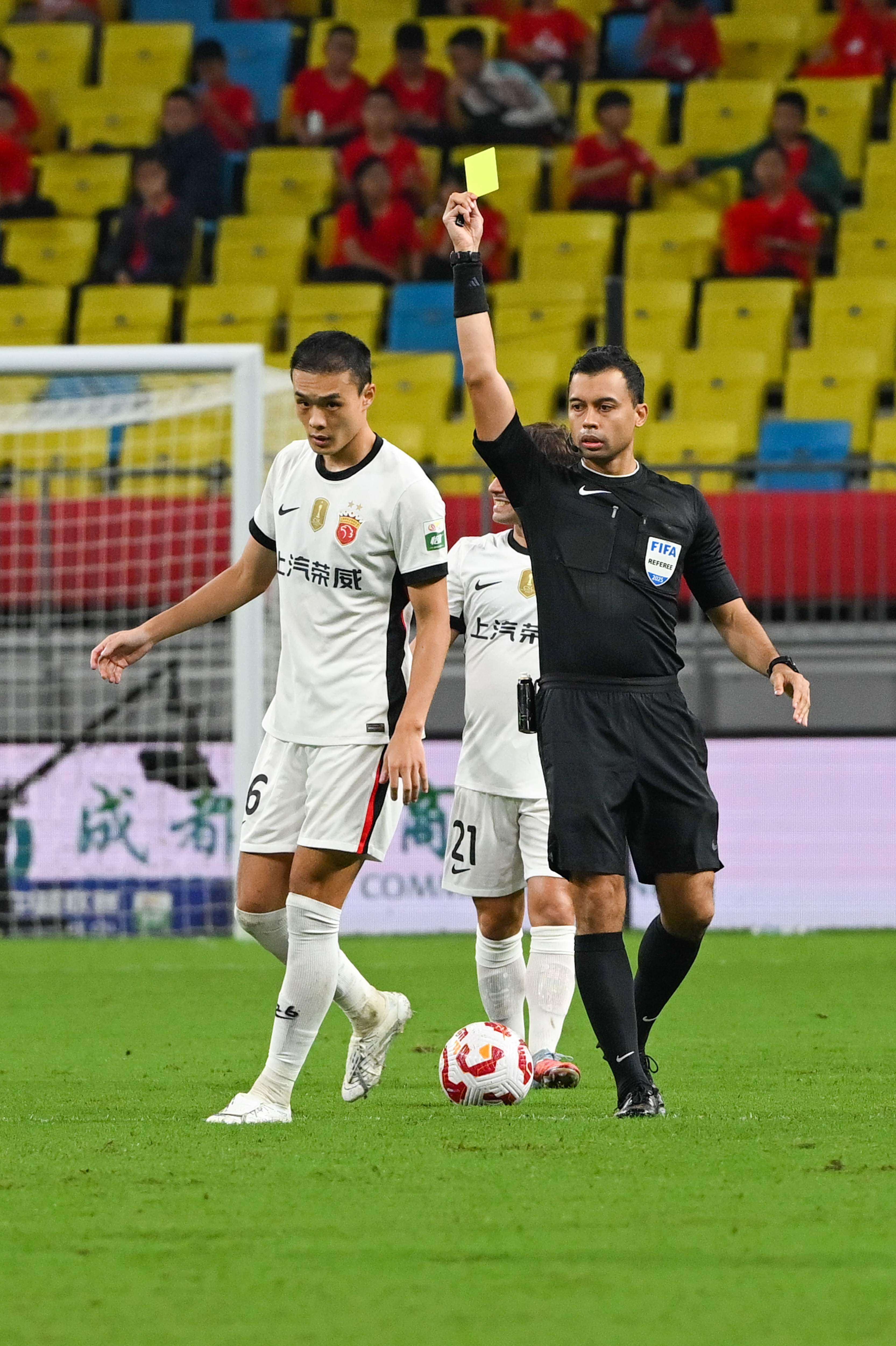 包含今晨成都蓉城回应争议——中超节点到来，信心回归，球队文化再被提及的词条